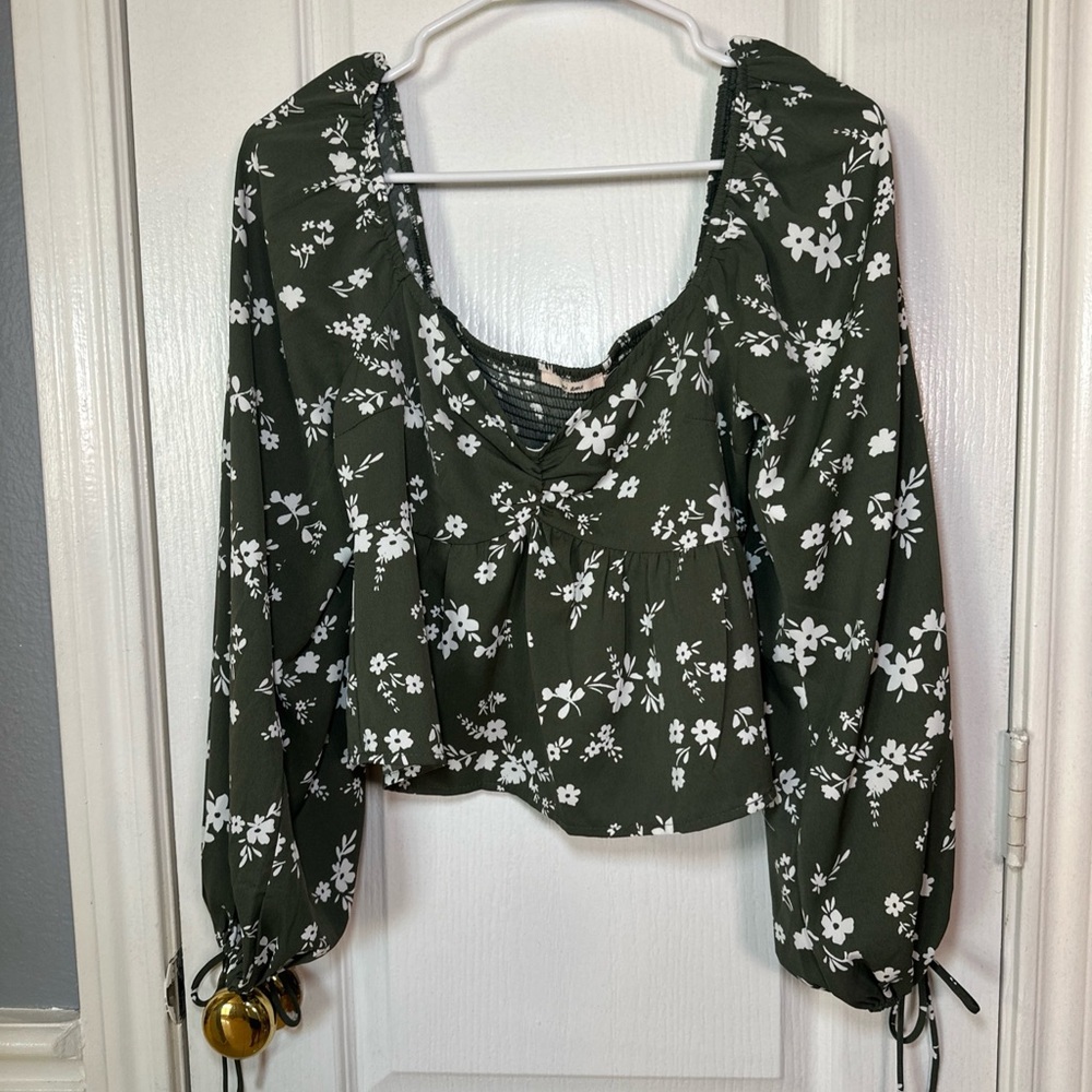 Mi Amor‎ Francesca’s Forest Green Crop Top Floral Wrist Cuff Kelly Size Small